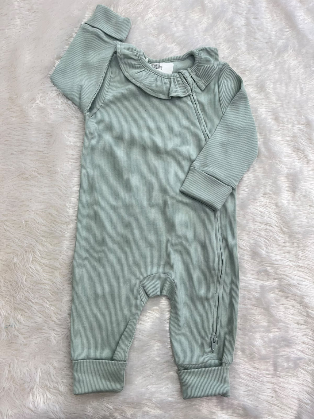Ribbed Romper with frills