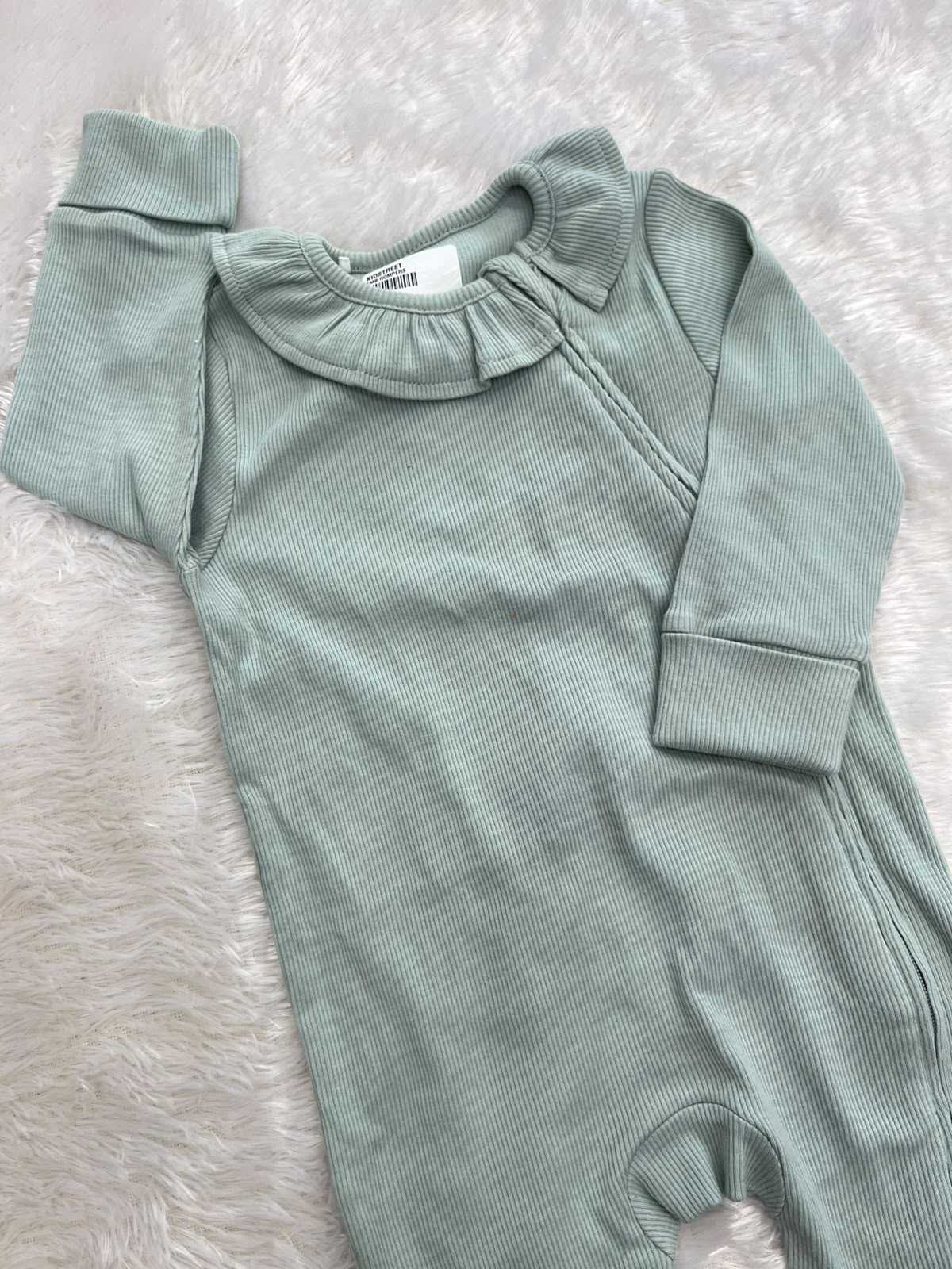 Ribbed Romper with frills