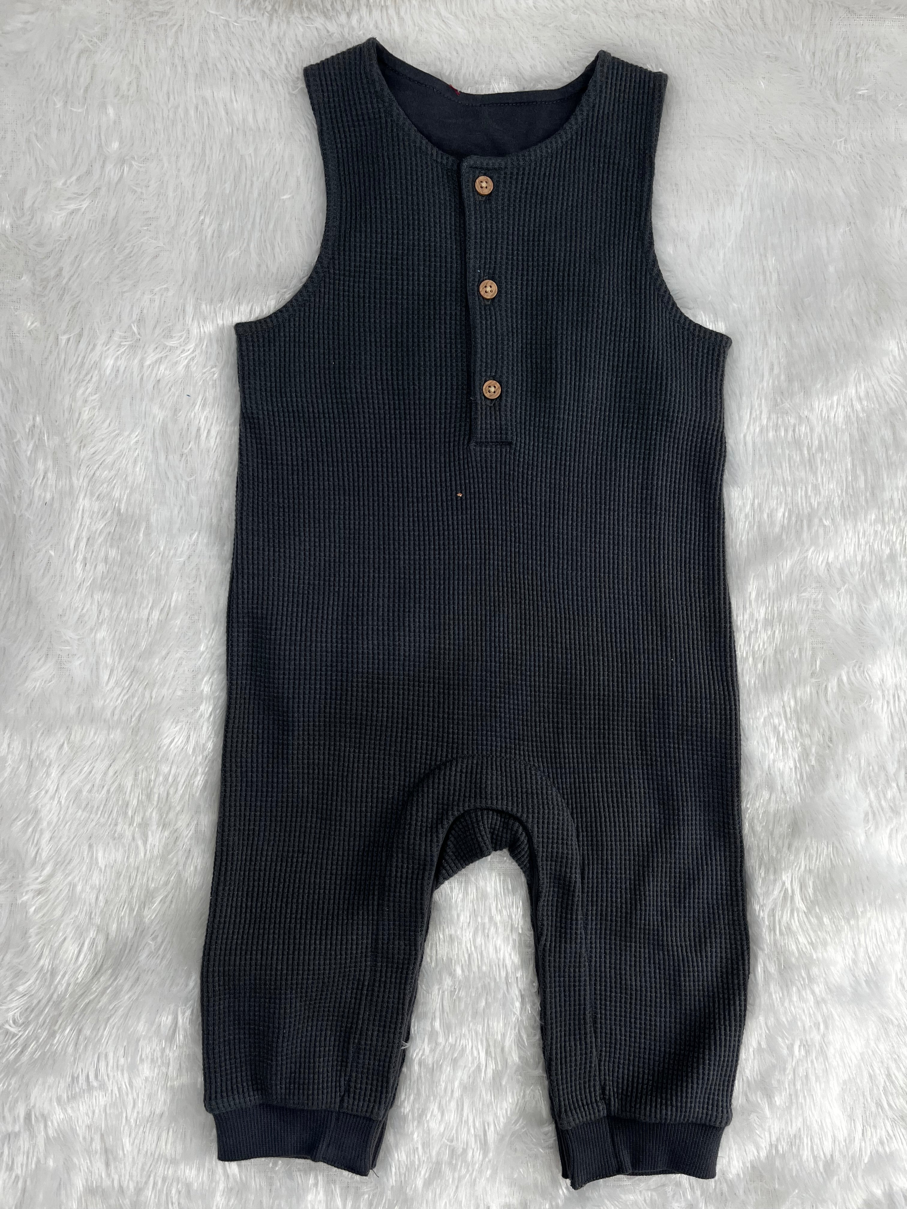 Black sleeveless Romper