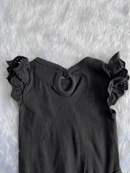 BLACK BEAUTY