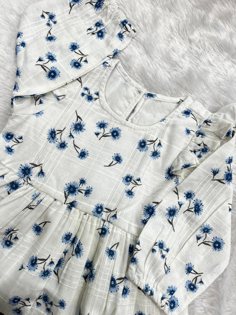 BLUE MEADOW CHARM